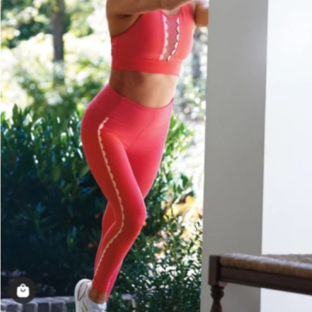 CALIA by Carrie Underwood Paradise Pink Scallop Essential Complete Set